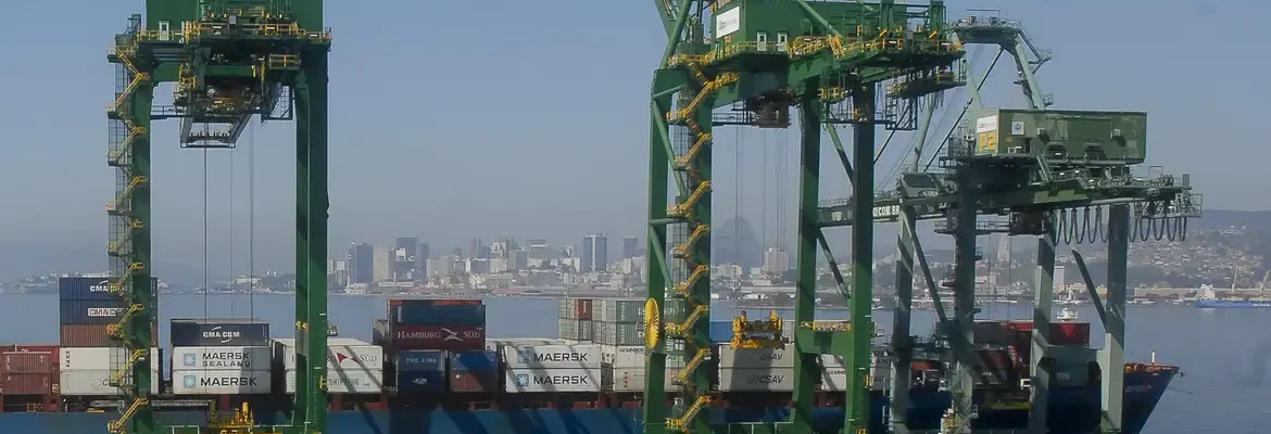 Balança comercial tem superávit de US$ 74,55 bilhões em 2024