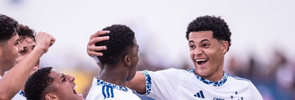 Copinha: Cruzeiro bate São Carlos e garante 1ª posição no Grupo 13