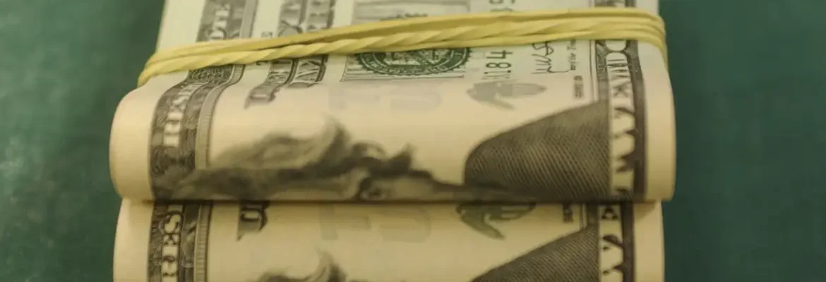 Dólar sobe para R$ 6,10 após dados sobre emprego nos Estados Unidos