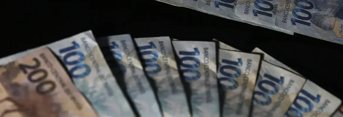 Decreto mantém restrição de R$ 121,5 bi no Orçamento até maio