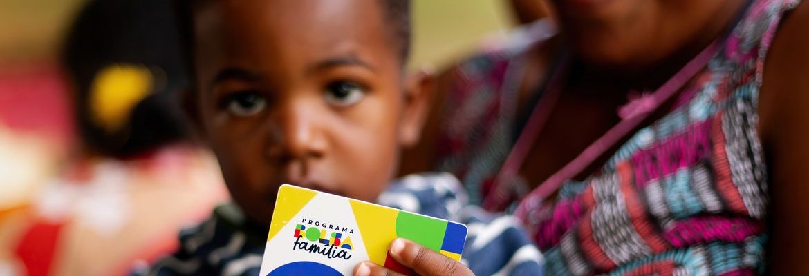 Caixa começa a pagar Bolsa Família de maio