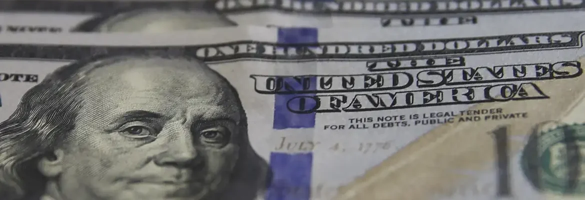 Dólar inicia mês em baixa com chances de negociação entre EUA e China