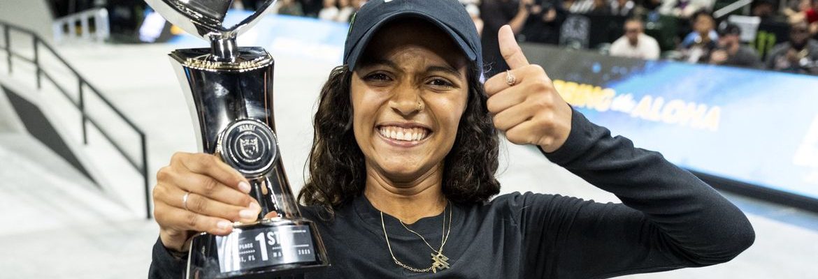 Rayssa Leal estreia na temporada da SLS com vitória na etapa de Miami