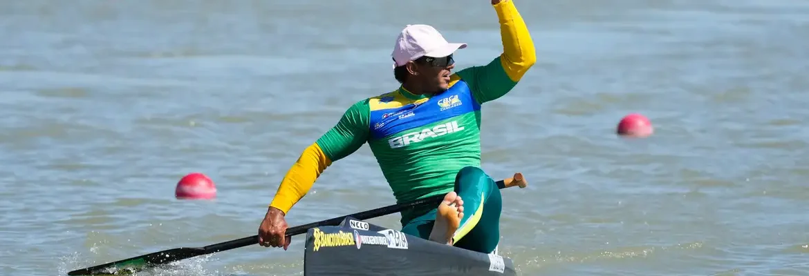 Isaquias Queiroz garante ouro na Copa do Mundo de canoagem velocidade