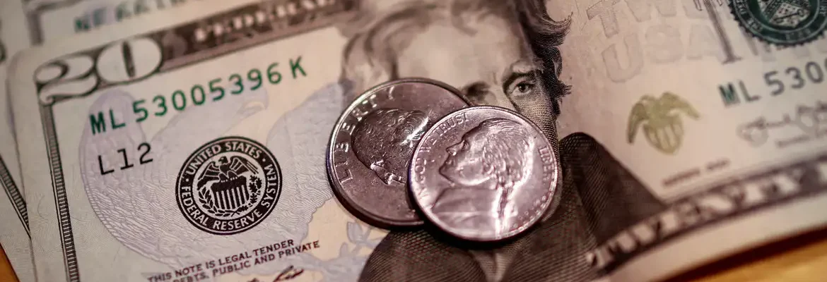 Dólar cai para R$ 5,53 após queda da inflação nos EUA