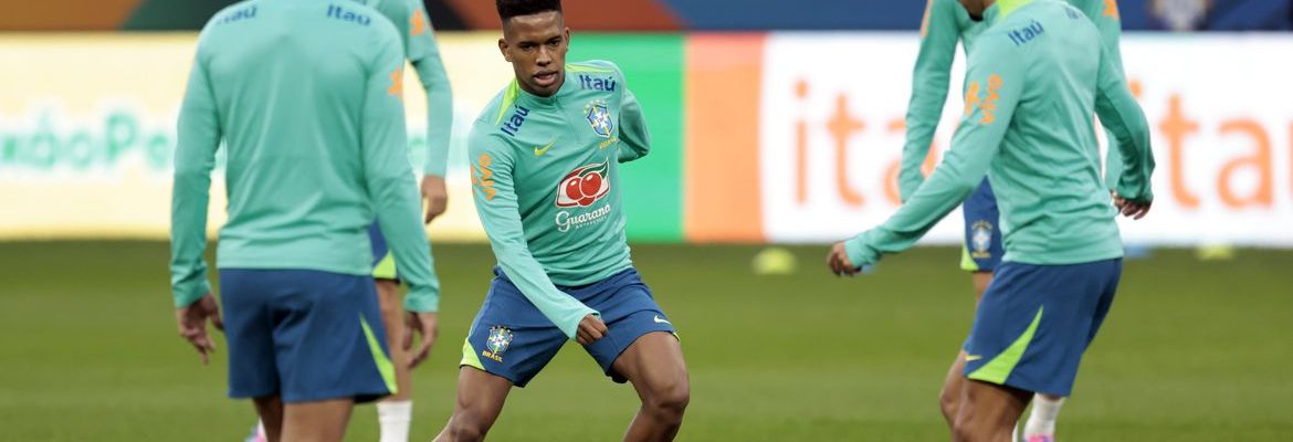 Brasil enfrenta Paraguai com transmissão ao vivo pela Rádio Nacional