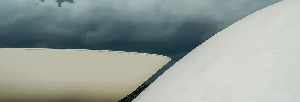 Combate a fake news bloqueia votação de código eleitoral no Senado