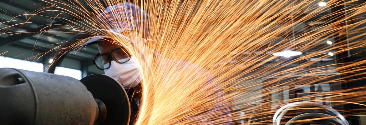 Indústria recua em nove locais pesquisados pelo IBGE