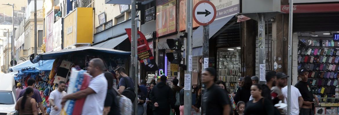 Pirataria é fiscalizada e combatida, dizem lojistas da 25 de Março