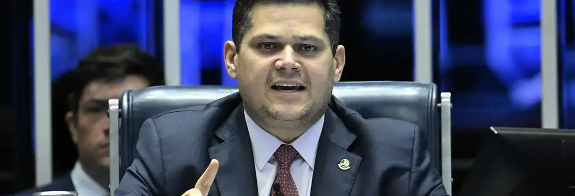 Alcolumbre manda arquivar PEC da Blindagem após rejeição da CCJ