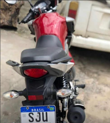 Moto CG 160 titan vermelha