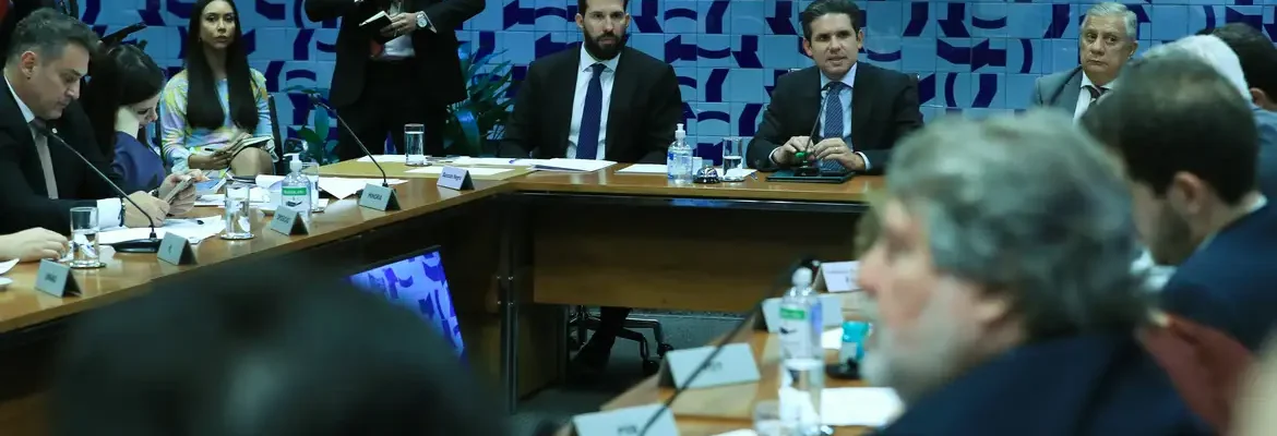 Líderes devem avaliar hoje isenção do IR até R$ 5 mil, diz Motta