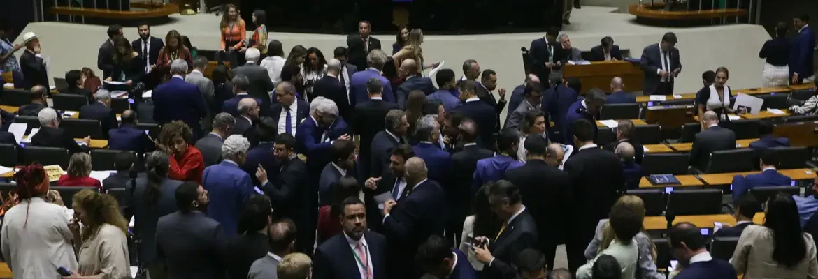 Câmara aprova isenção do IR para quem ganha até R$ 5 mil