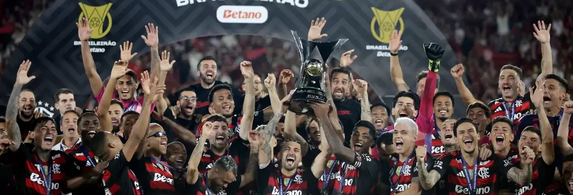 Flamengo derrota Ceará e coroa ano mágico com título Brasileiro