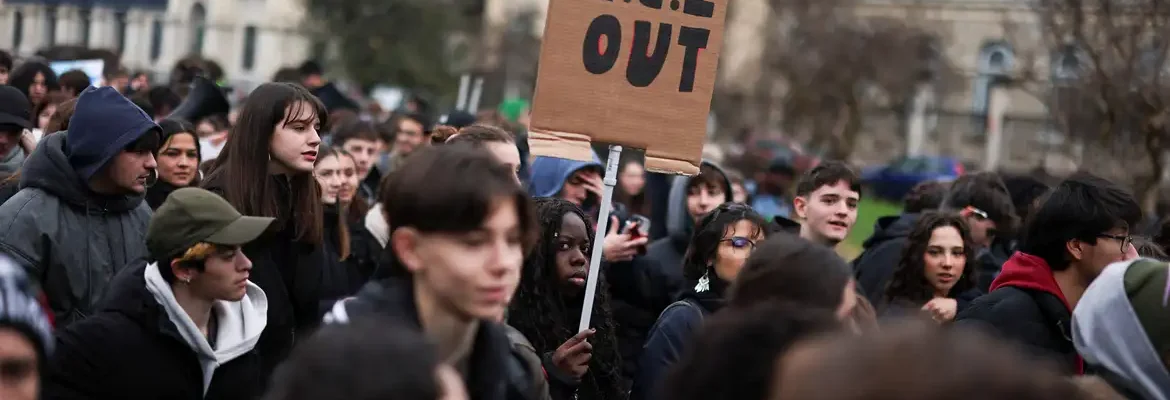 Protestos contra ICE ocorrem em Milão antes da abertura da Olimpíada